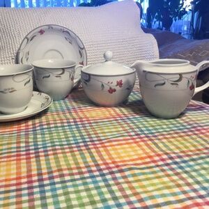 Christopher Stuart Fine China Melrose Set of 2 Cups 2 Saucers Creamer Sugar Bowl